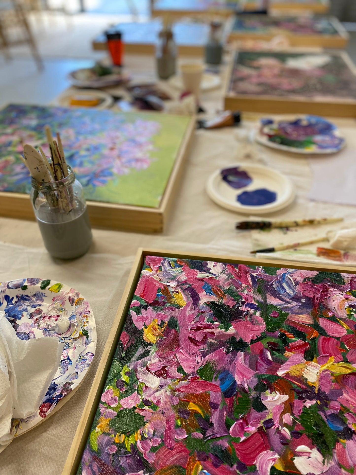 Expressive Floral Painting Workshop. Sunday 13th September. 3pm